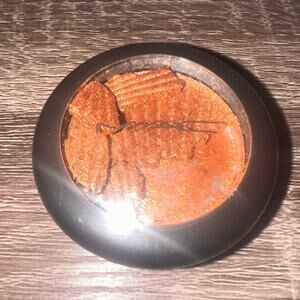 mac cosmetics gold spice eye shadow brushed metal x eyeshadow